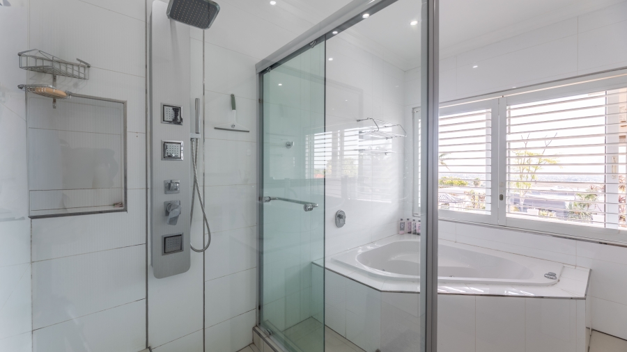 5 Bedroom Property for Sale in Plattekloof 2 Western Cape